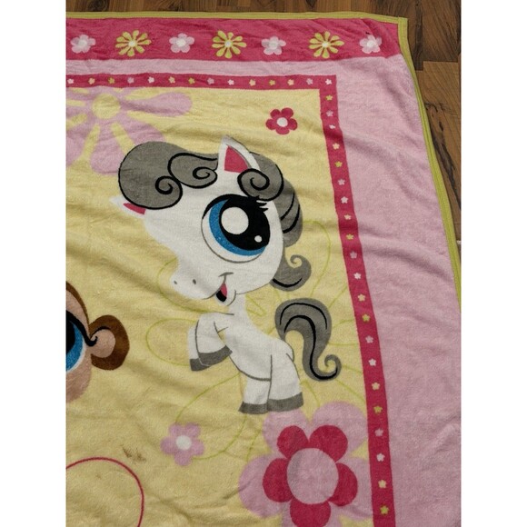 Vintage 2008 Hasbro LPS Littlest Pet Shop Fleece Plush Throw Blanket 50x60 - Picture 4 of 16